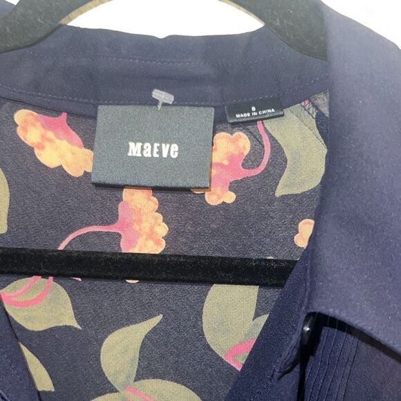 ✨Anthropologie Maeve Ira Navy Blue Pleat Front Floral Hi Low Button Sz 8 Blouse✨ - Picture 8 of 14